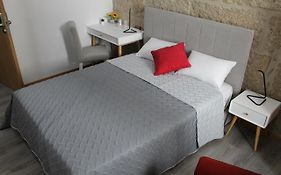 Alojamento Girassol - Guest House - Quarto Com Casa De Banho Privativa